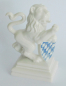 Preview: Porzellanfigur bayerischer Löwe mit Wappen Nymphenburg Rauch 705a I. Wahl 9c