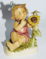 Preview: Hummelfigur Süße kleine Hummel Sunflower Hummel Goebel Nr. 2104 8cm I.Wahl #396