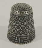 Kleiner Fingerhut Silber 835 geometrisches Muster Kreise 4,4g