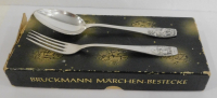 1 Kindergabel + 1 Löffel Bruckmann Märchen Entw. Cauer versilbert 15,9/16,6cm