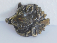 Hutabzeichen Wildschwein Keiler Gewehr Jagd Jäger 3,7x2,8cm