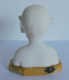 Alabaster Büste junge Frau auf Steinsockel Schumacher & Co Osterode