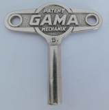 Alter Schlüssel Patent Gama Mechanik 5 Blechspielzeug ca. 6x6cm