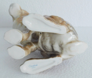 Naturgetreu ausgeformte Porzellanfigur sitzender Hase Feldhase Goebel 304 17,5cm