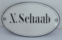 Altes Emailleschild Türschild Namensschild N. Schaab Email gewölbte Form 10,2x6c