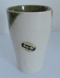 Preview: Keramik Becher (oder als Vase) beige-grün Utsuwa Japan Aufkleber 9,5cm