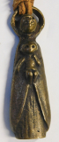 Kleine Bronze Skulptur Anhänger Madonna Maria mit Kind 6x2cm