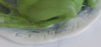 Porzellanfigur Laubfrosch auf Blatt AK Kaiser Nr. 610 Bisquit farbig Tagliariol