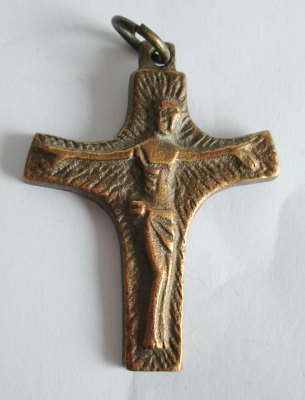 Kleines Bronze Kreuz Relief Jesus Anhänger 4,6x3,7cm #3