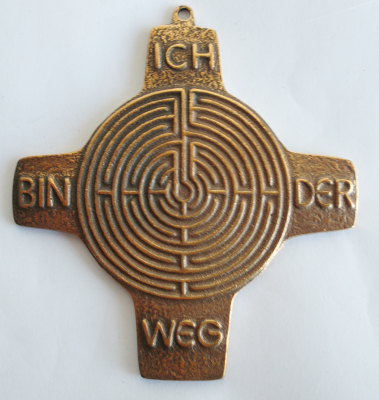 Bronze Kreuz Labyrinth Ich bin der Weg Maria Laach 9,2x8,3cm #12