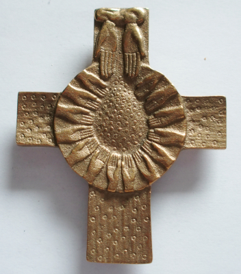 Bronze Kreuz Brot vom Himmel Hände 9,5x8cm #24