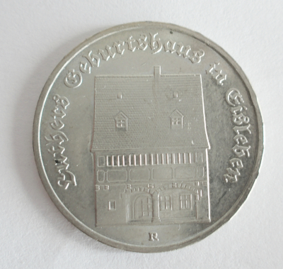 5 Mark DDR 1983 Luthers Geburtshaus in Eisleben