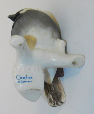 Porzellanfigur Spatz auf Ast Goebel Vogel 6,5cm (N)