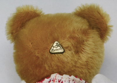 Original HermannTeddy Bär mit Anhänger + Plakette am Kopf 24cm (N)