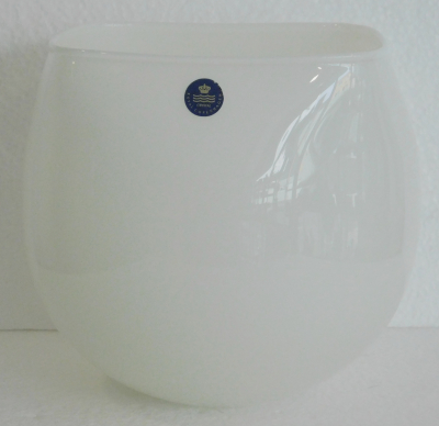 Glasschale / Vase Royal Copenhagen Design Peter Svarrer weiß-milchig 16cm