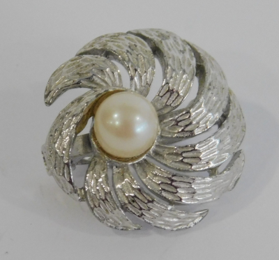 Vintage Perlenkettenkürzer Kettenverkürzer Blätter silberfarben mit Kunstperle Ø2,8cm