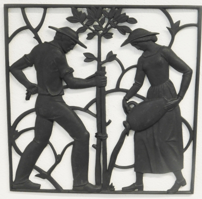Buderus Eisenguß Relief Kunstguss Gärtner Paar 30,5x30,5cm