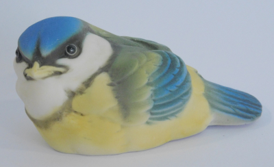 Porzellanfigur Vogel Blaumeise AK Kaiser Nr. 6628 Bisquit farbig 7,5x4,5 H3,5cm