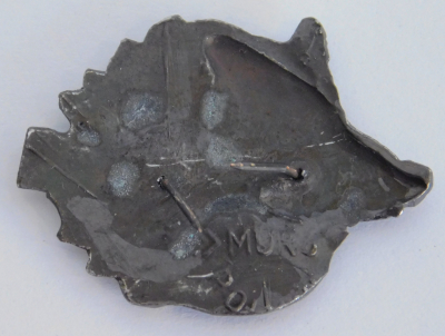 Hutabzeichen Wildschwein Keiler Gewehr Jagd Jäger 3,7x2,8cm