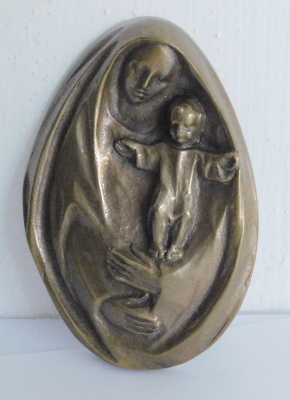 Bronze Relief Maria mit Kind oval 10,5x7cm
