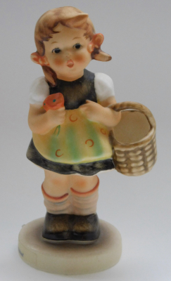 Hummelfigur Der Erste Einkauf Sister 98/2/0 11,5cm #b (N)
