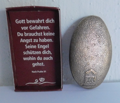 Bronze Handschmeichler Maria Laach Kind in Hand - Der Dich trägt 5x3cm