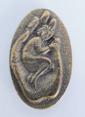 Bronze Handschmeichler Maria Laach Kind in Hand - Der Dich trägt 5x3cm