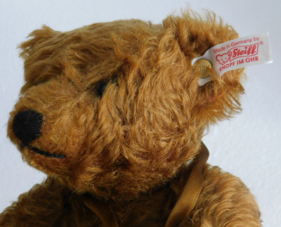 Original Steiff Teddy Nr. 99204 für Bose limitiert Knopf Fähnchen 28cm (N)