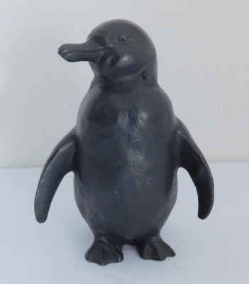 Buderus Eisenguß Figur Skulptur Kunstguss Pinguin 9,5cm