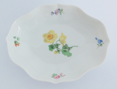 Schale Schälchen Meissen gelbe Blume / bunte Blumen I. Wahl oval 14,6x11,6cm