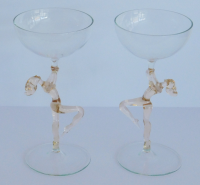 2 Likörschalen wohl Lauscha Glas mit Aktfigur als Stiel 12,3cm