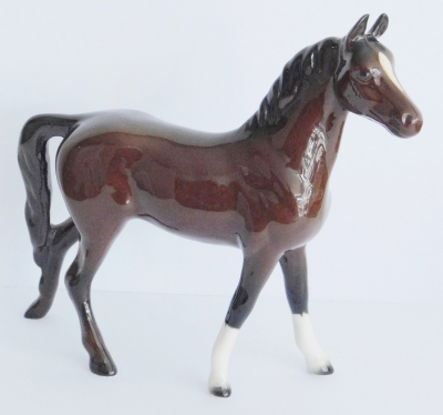 Porzellanfigur Pferd braun Goebel L19cm H17cm