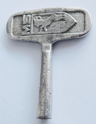 Alter Schlüssel MS Michael Seidel für Blechspielzeug Auto Motorrad ? 3,5x4,3cm