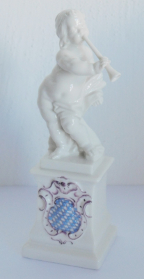 Porzellanfigur Nymphenburg Putto Trompete 636a weiß Wappen farbig Bustelli 16cm