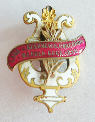 Alte Nadel Abzeichen Lese- u. Gesangverein Concordia Bergen 1880 Email 3x2cm