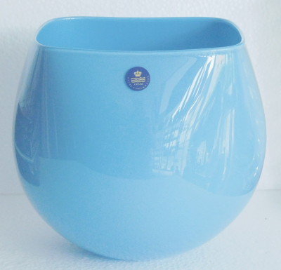 Glasschale / Vase Royal Copenhagen Design Peter Svarrer hellblau-milchig 16cm