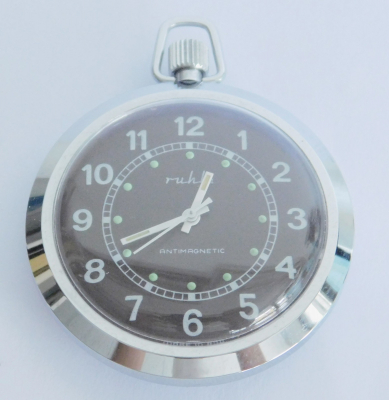 Alte Taschenuhr Ruhla Made in GDR Handaufzug silberfarben Ø4,5cm
