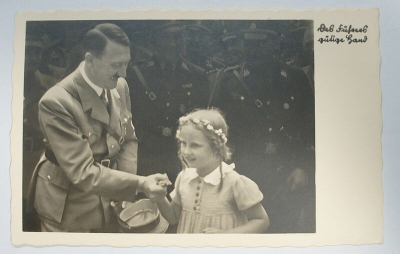 PK Adolf Hitler mit Mädchen - Des Führers gütige Hand