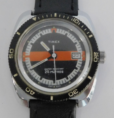 Vintage Timex Armbanduhr HAU 27671 02577 schwarz-orange 25m Datum Handaufzug