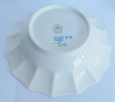 Schale Royal Copenhagen Blaue Blume 10 8008 Ø17cm