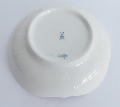 Kleines Schälchen Meissen großer Ausschnitt Relief weiß Zepner I. Wahl Ø11cm