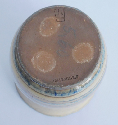 Studiokeramik Vase beige-blau gemarkt Krone Handarbeit Entwurf ? 14,3cm