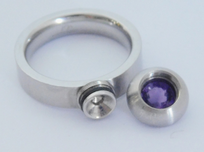 Design Schmuck Manuela Carl MC Edelstahl Ring mit Schraubelement Amethyst Gr. 58