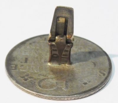 Uralte original Münze 12 Schillinge Schwerin 1774 Silber für Manschette Knopfloch o.ä.