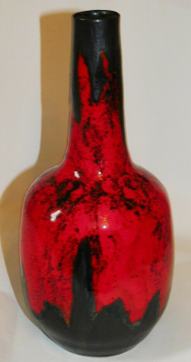 Formschöne Studiokeramik Vase Laufglasur Art Lava rot schwarz signiert 23cm (N)