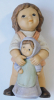 Nina & Marco Goebel Limpke: Mädchen mit Puppe 9,5cm
