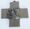 Kleines Bronze Kreuz Relief Kelch Brot Fisch 8,8x8,7cm