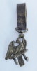 Alter Trommelhaken Preussen Adler Messing 7,5x6cm an Lederschlaufe