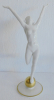 Porzellanfigur Sonnenkind Akt weiß auf Goldkugel Hutschenreuther Tutter 21,5cm