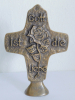 Bronze Kreuz Standkreuz Gott ist die Liebe Butzon & Bercker 11,7x8,2cm